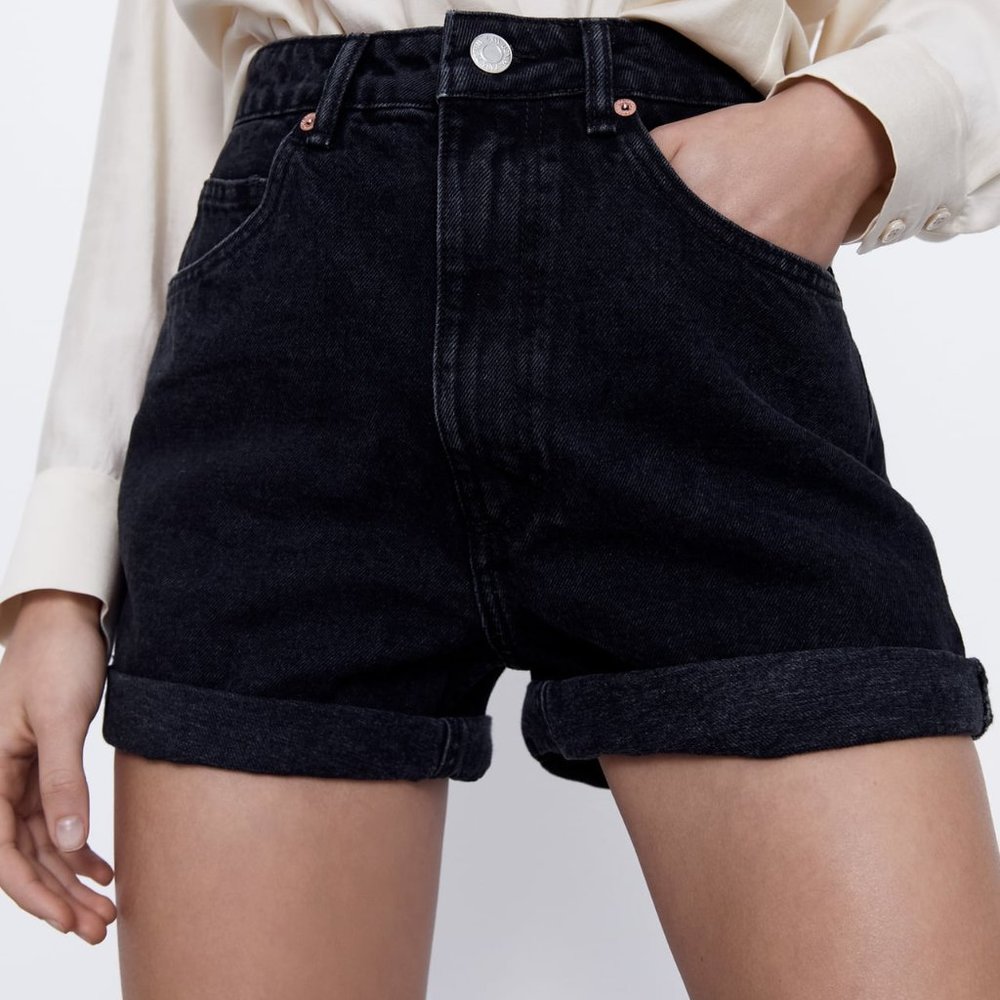 ZARA | "MOM" Shorts